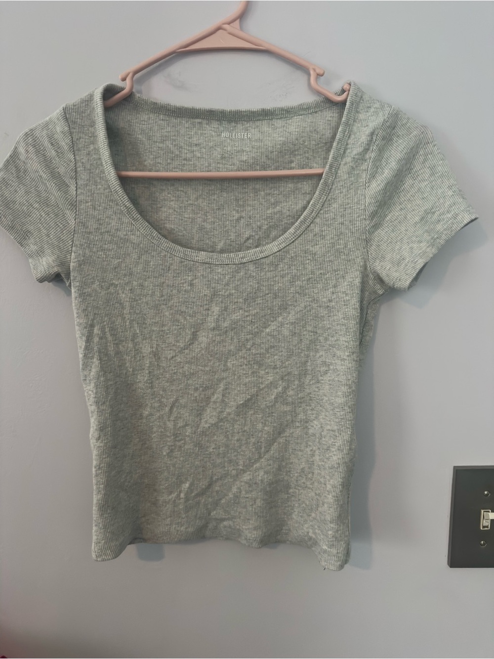 Hollister Ribbed Scoop Neck Short Sleeve Top - Light Gray